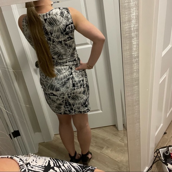 Size M/L Dress - Picture 4 of 6